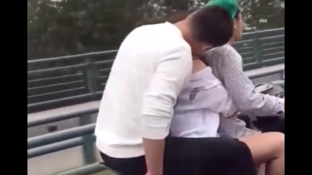 兄弟你这.....绿帽子!